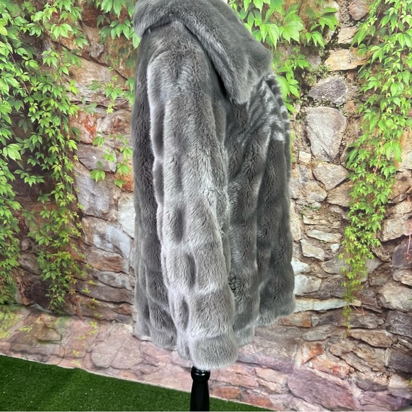 ELIE TAHARI Tara Gray Faux Fur Jacket, L - Picture 6 of 12